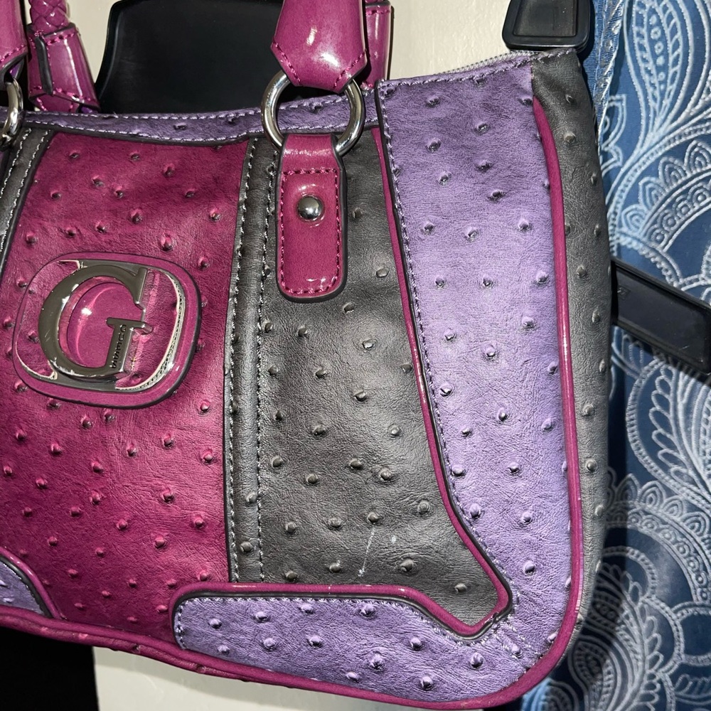 GUESS Women's Vintage Handbag - Black, Wine, Purple - Large G Logo - Picture 3 of 11